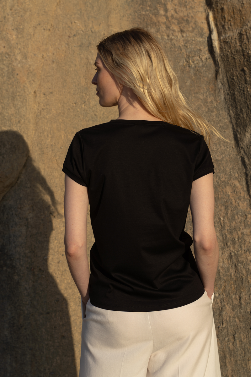 Fluid Cotton-Tencel-Silk T-Shirt â€” Black